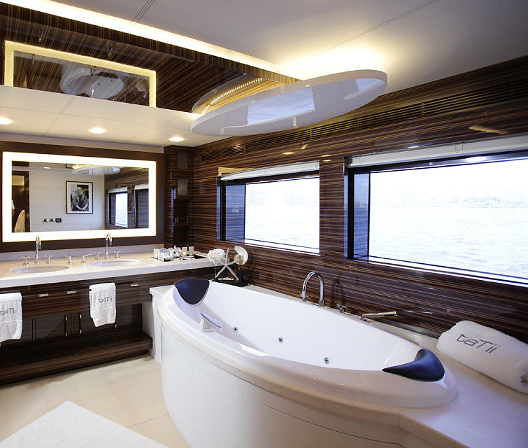 Tamsen Yacht bathroom
