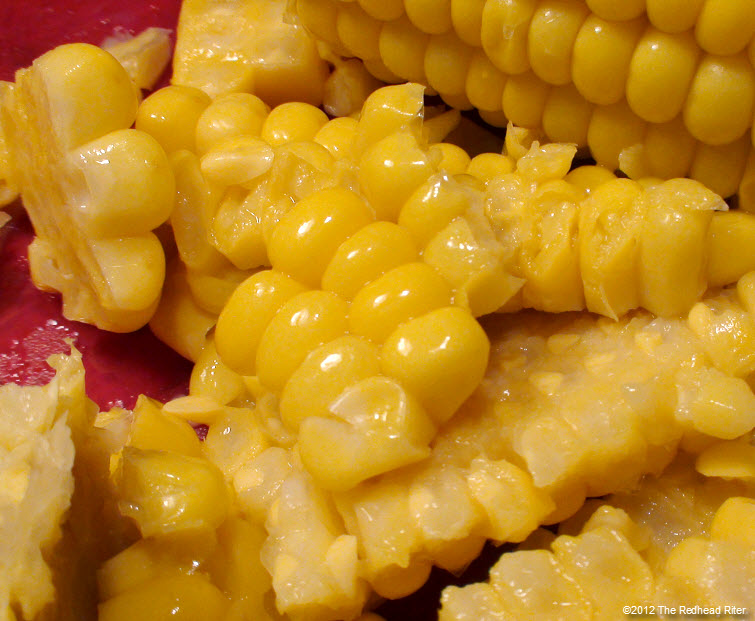 cut yellow corn off cob