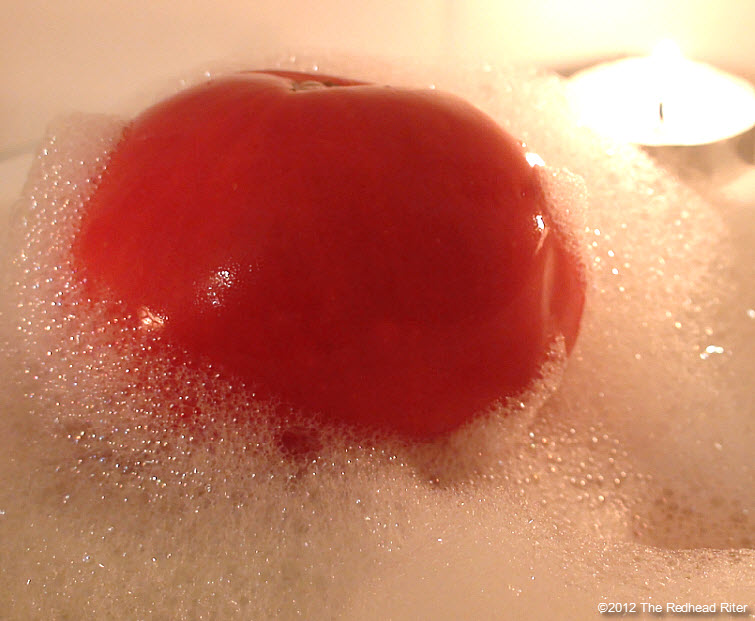 naked tomato couple bubble bath 4