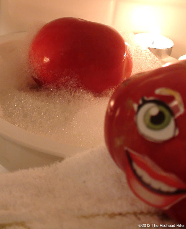 naked tomato couple bubble bath 7
