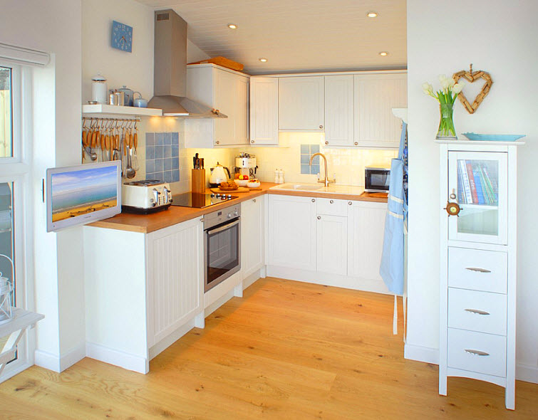 beach house kitchen The Edge Whitsand Bay, Cornwall
