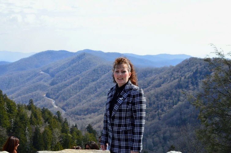 redhead riters sister audrey in mountains