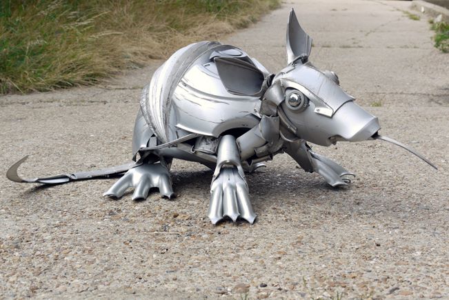 armadillo Car Part Art - Old Recycled Hubcaps Into Awesome Sculptures