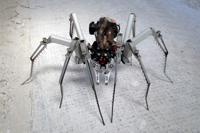 cyber-spider Car Part Art - Old Recycled Hubcaps Into Awesome Sculptures